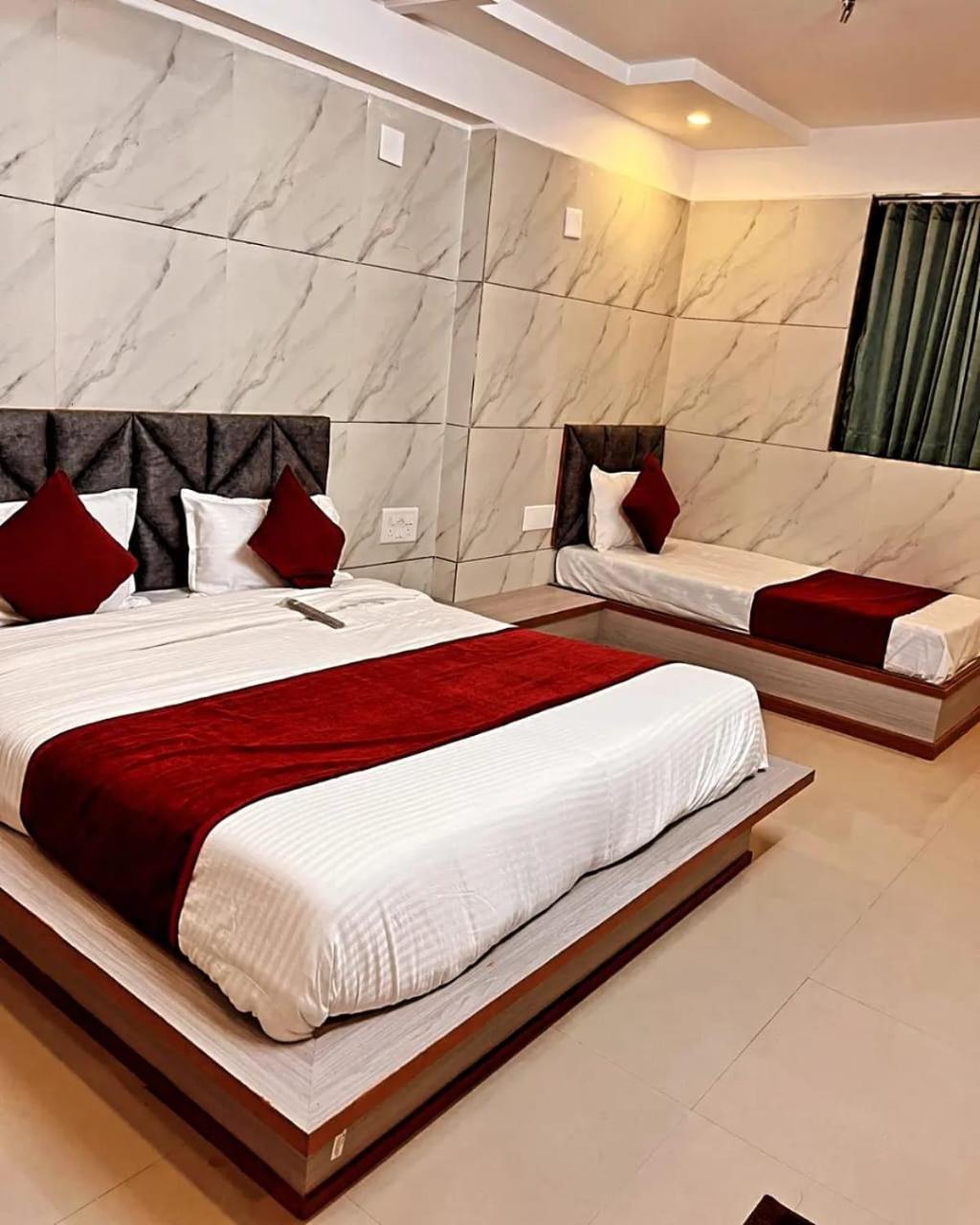 Hotel The Grand Pritam Gandhinagar Exterior photo