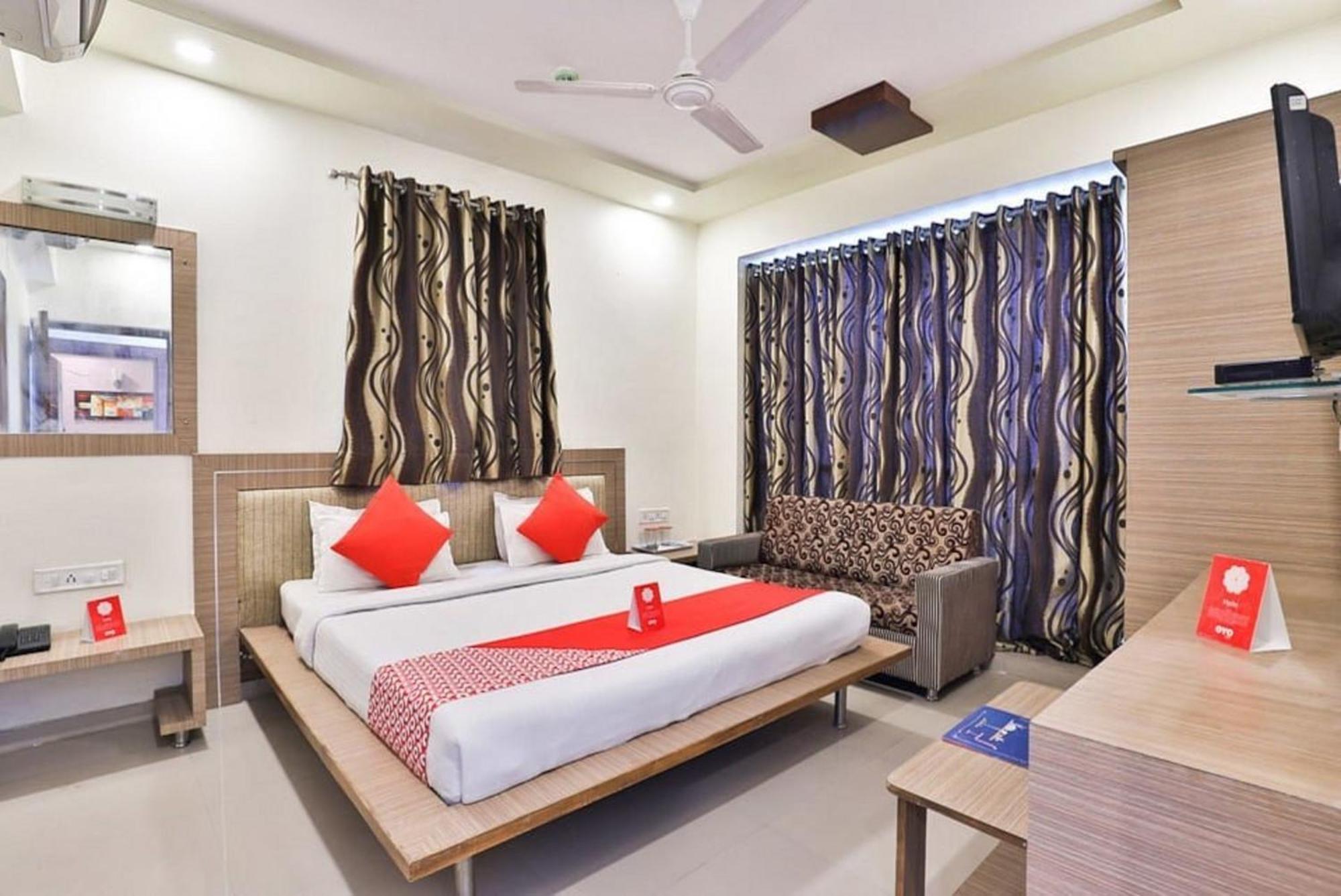 Hotel The Grand Pritam Gandhinagar Exterior photo