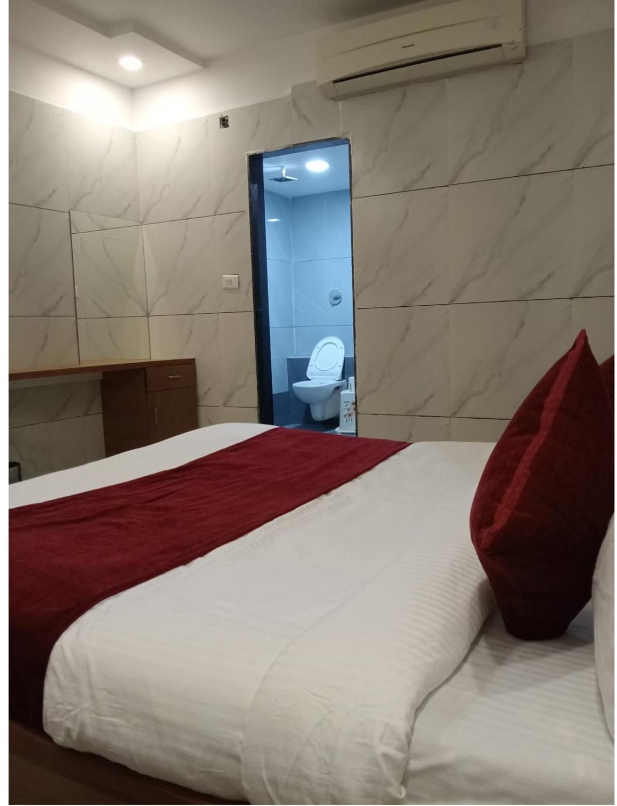 Hotel The Grand Pritam Gandhinagar Exterior photo